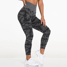 Load image into Gallery viewer, SVANA CAMO SEAMLESS LEGGINGS