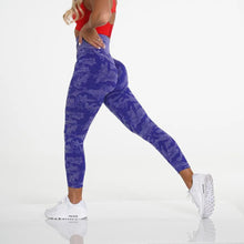 Load image into Gallery viewer, SVANA CAMO SEAMLESS LEGGINGS