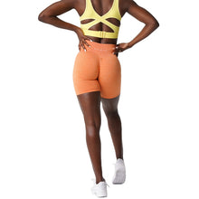 Load image into Gallery viewer, SCRUNCH SEAMLESS SHORTS