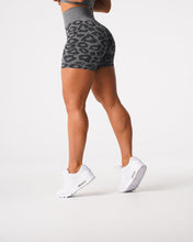 Load image into Gallery viewer, LEOPARD SEAMLESS SHORTS
