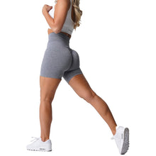 Load image into Gallery viewer, SCRUNCH SEAMLESS SHORTS
