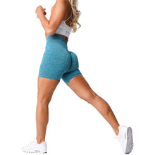 Load image into Gallery viewer, SCRUNCH SEAMLESS SHORTS
