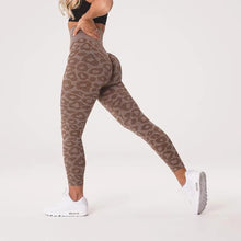 Load image into Gallery viewer, SVANA LEOPARD SEAMLESS LEGGINGS
