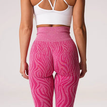Load image into Gallery viewer, SVANA LEOPARD SEAMLESS LEGGINGS
