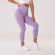 Load image into Gallery viewer, SVANA ZEBRA SEAMLESS LEGGINGS
